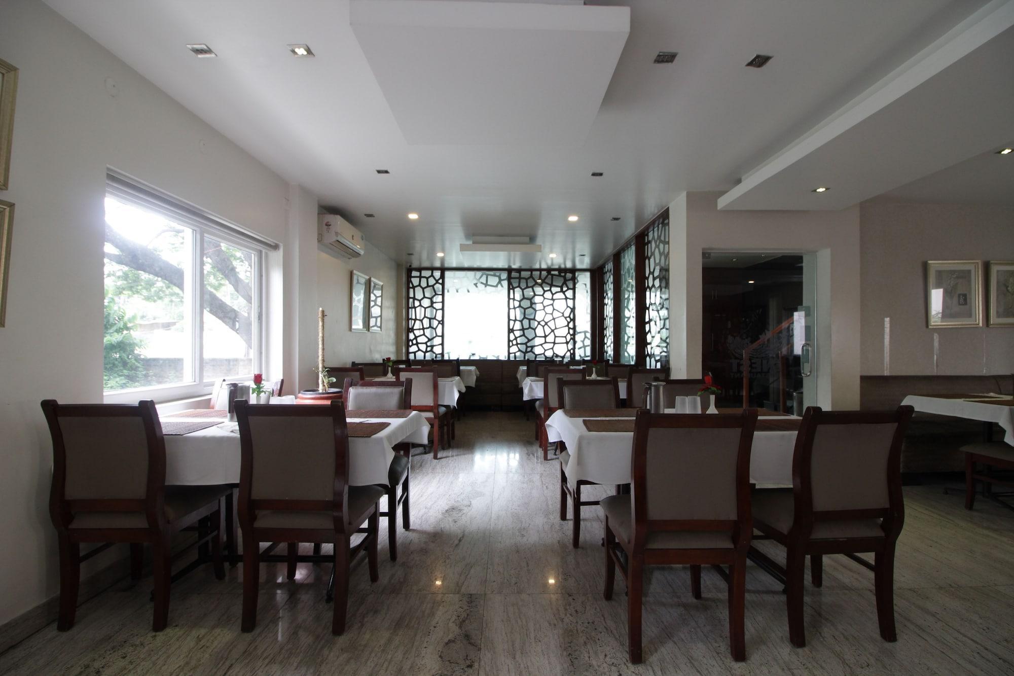 Hotel White Parrot 마이소르 외부 사진