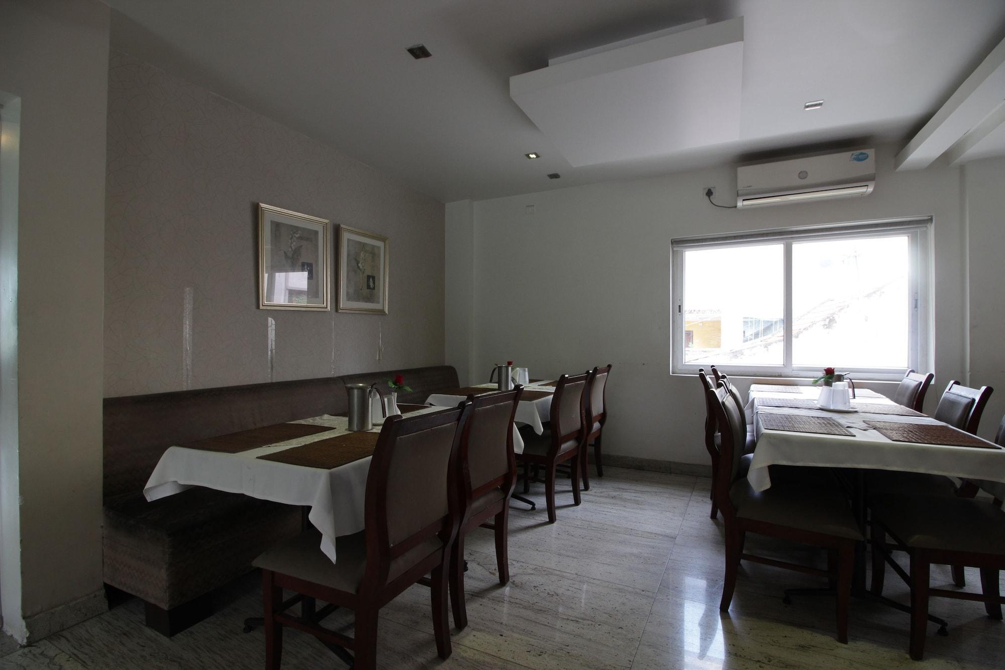 Hotel White Parrot 마이소르 외부 사진